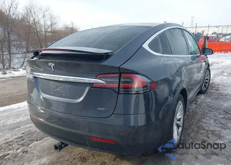 2017 Tesla Model X 100D/75D/90D из США, поврежденный, VIN 5YJXCAE25HF059113
